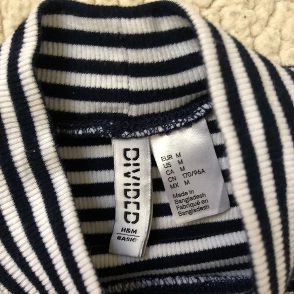 🎈2/$15🎈Divided Women’s High Neck Sleeveless Top - Picture 6 of 6